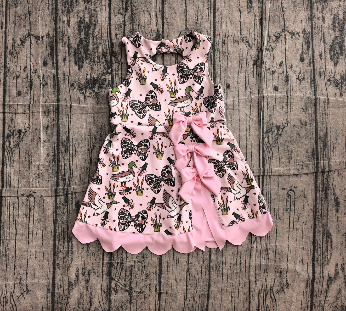 (Sample) No moq GSD4009 Yoga Baby Girls Camo Duck And Bow Scallop Trim Knee Length Athletic Dress
