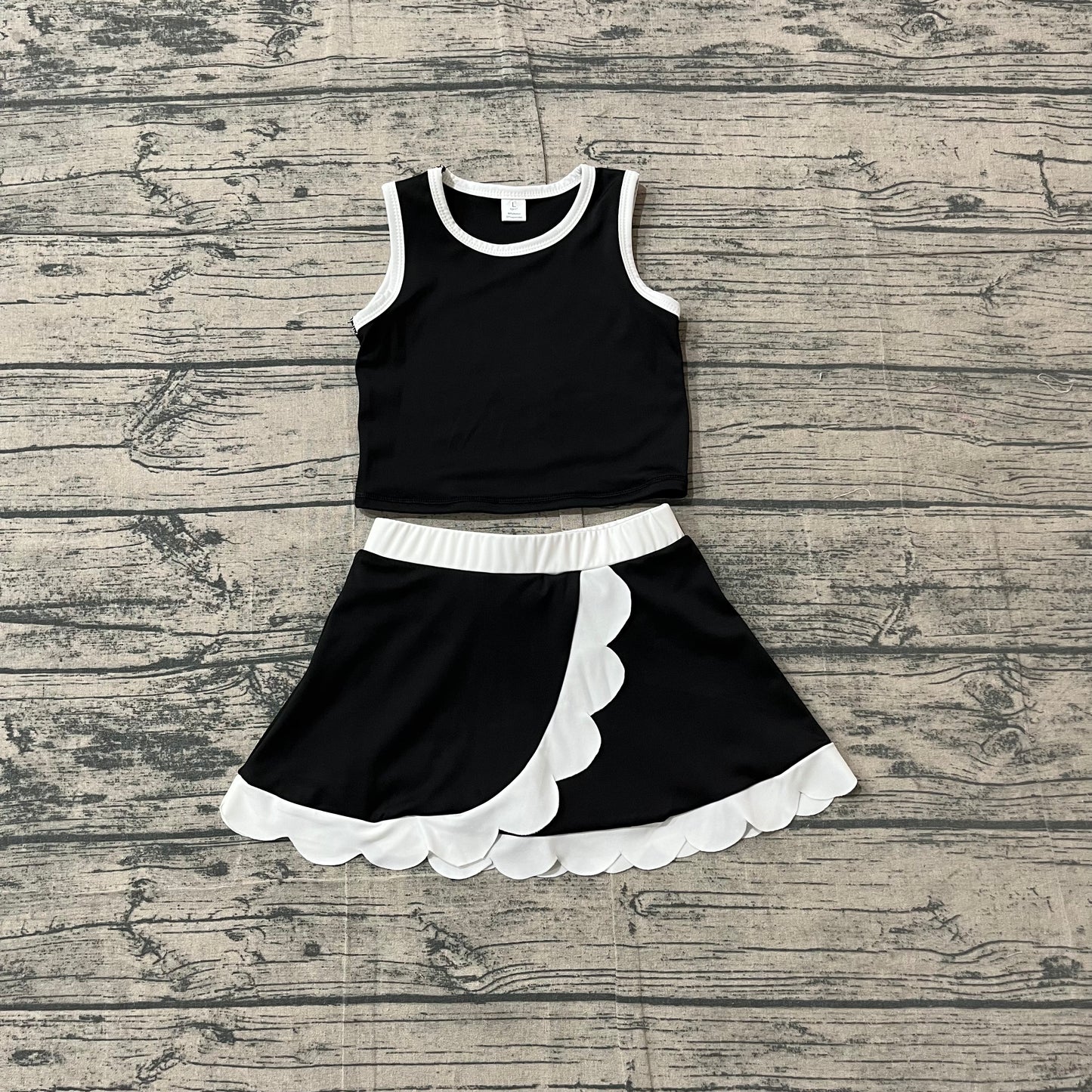(Pre Order) No moq GSD4029 Toddler Girls Black Sleeveless Vest Scallop Hem Skort Sport Two Piece Set