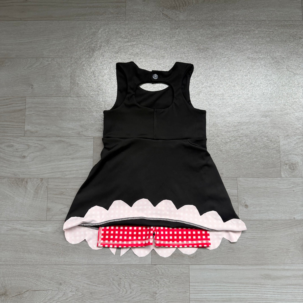 (Sample) No moq yoga fabric GSD4263 Yoga Baby Girls Black Red Scallop Trim Short Sleeve Knee Length Sport Dress