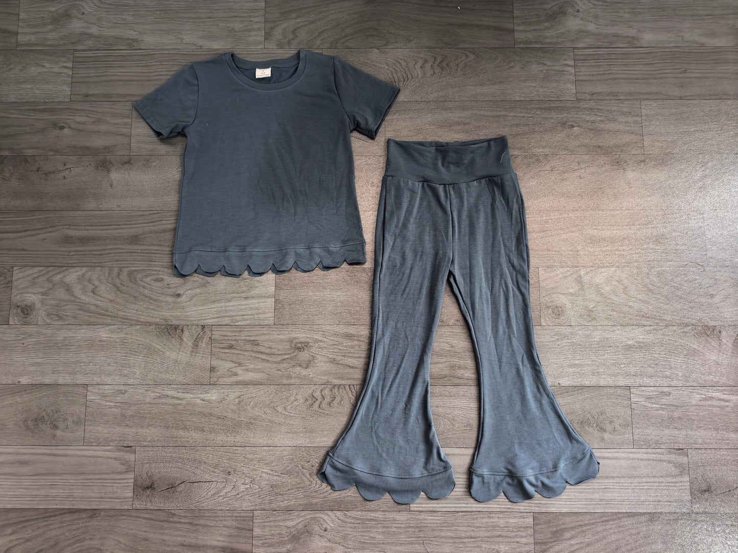 (Sample) No moq milk silk GSPO2339（GT1769+P1077）Baby Girls Blue Short Sleeve Shirts Top Flare Pant Scallop Clothes Sets