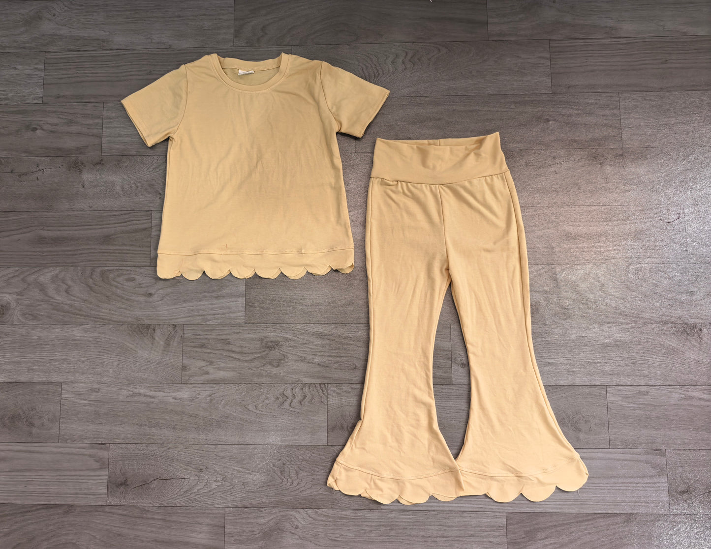 (Sample) No moq milk silk GSPO2340（GT1770+P1078）Baby Girls White Short Sleeve Shirts Top Flare Pant Scallop