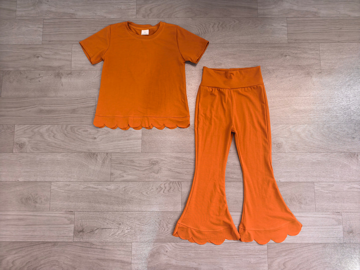 (Sample) No moq milk silk GSPO2345（GT1775+P1083）Baby Girls Short Sleeve Shirts Top Flare Pant Scallop Clothes Sets