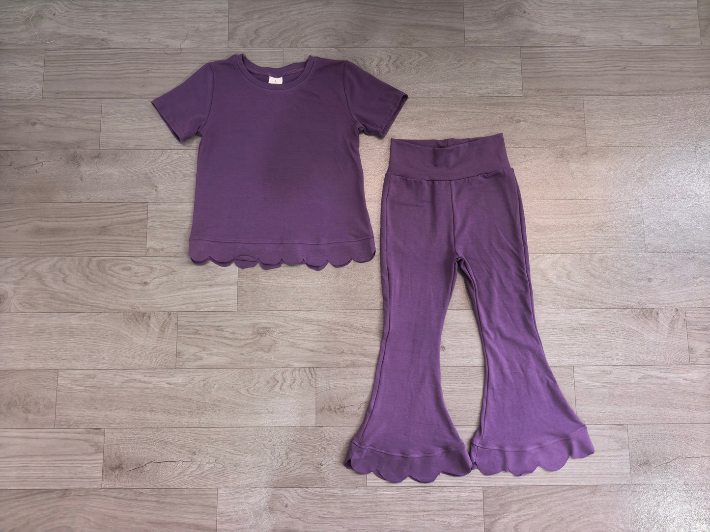 (Sample) No moq milk silk GSPO2346（GT1776+P1084）Baby Girls Purple Short Sleeve Shirts Top Flare Pant Scallop Clothes Sets