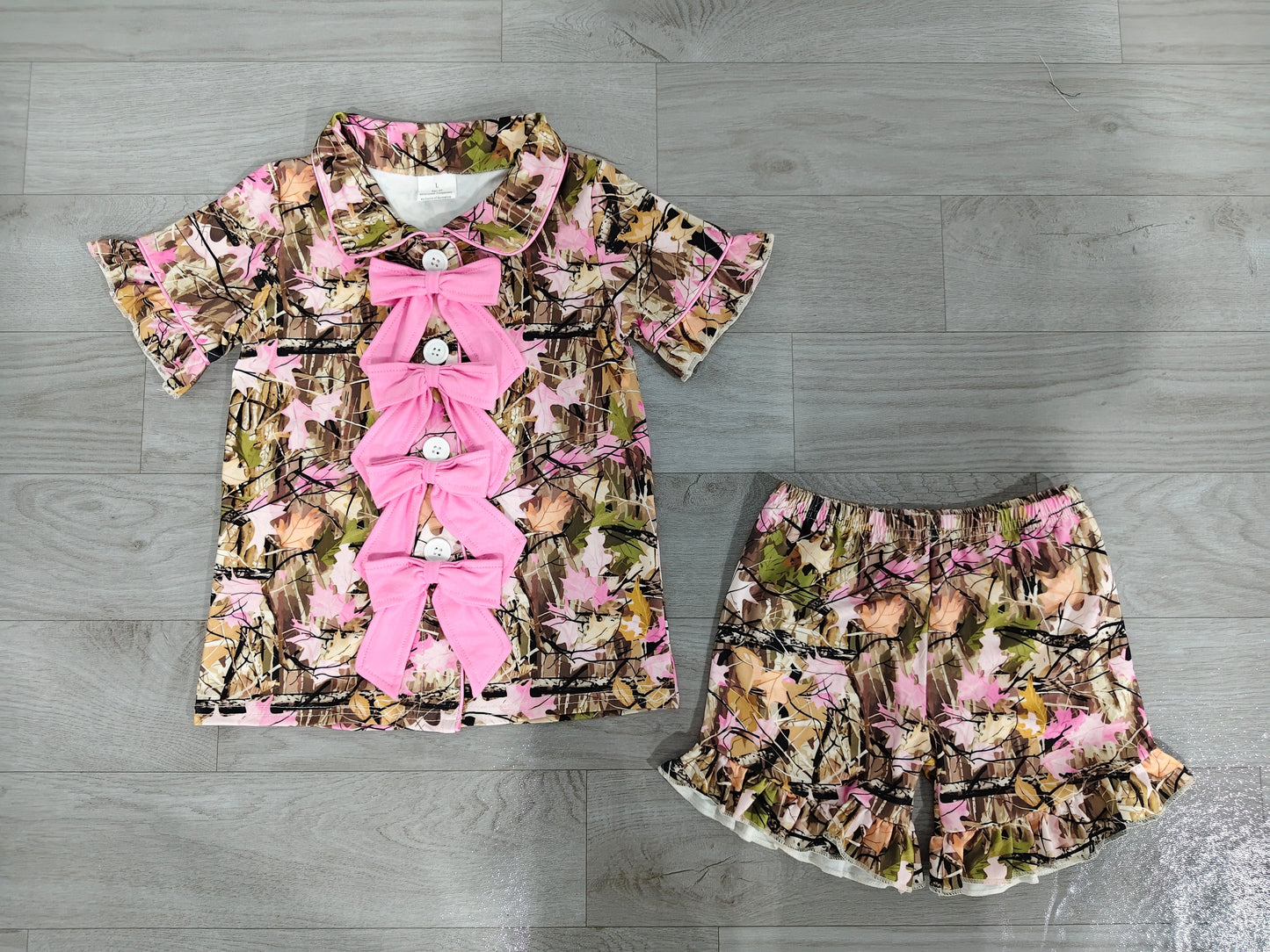 (Sample) No moq milk silk GSSO3364 Baby Girls Western Hunting Leaves Camo Button Ruffle Shorts Two Piece Pajama Sets