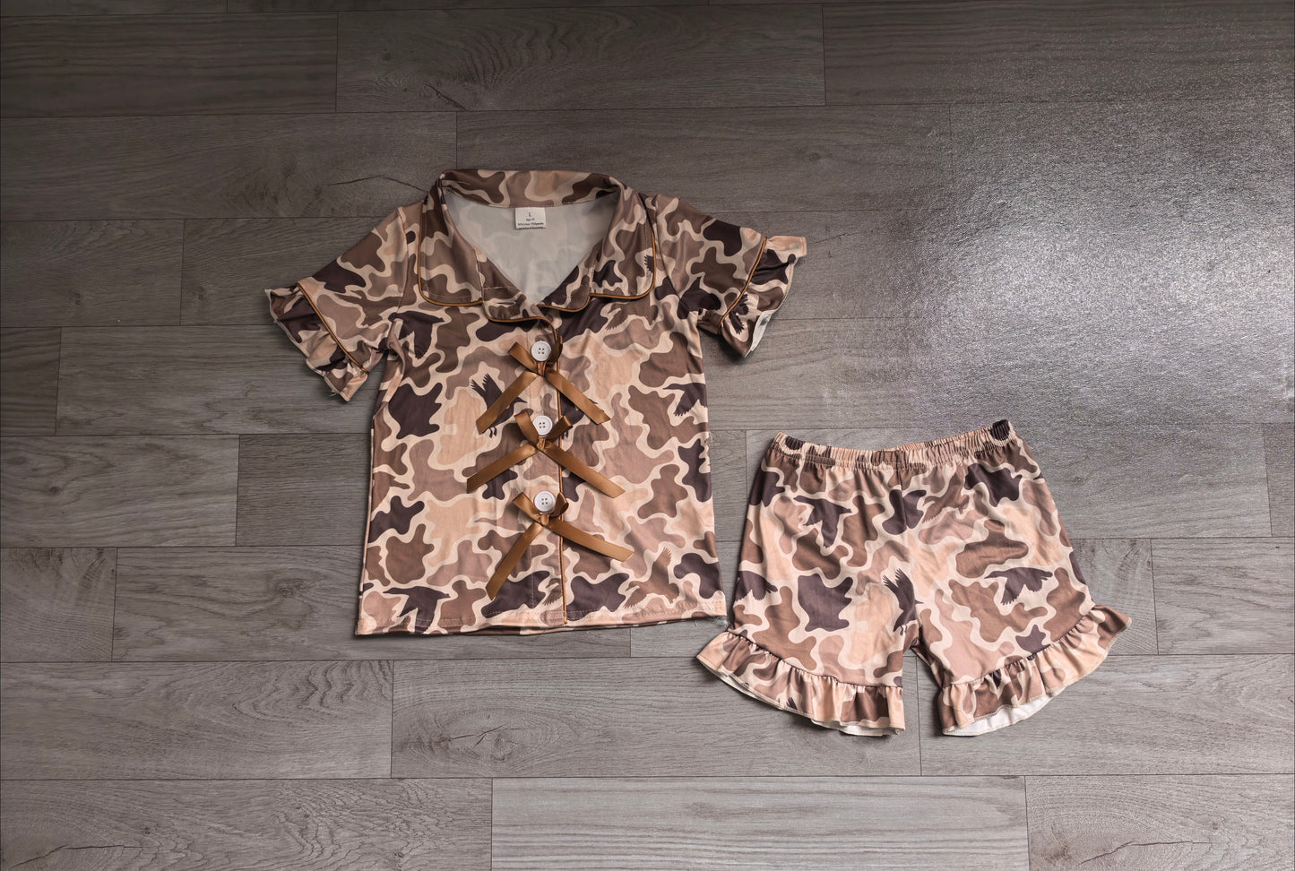 (Sample) No moq milk silk GSSO3368 Baby Girls Khaki Ducks Camo Print Button Down Top And Ruffle Shorts Hunting Pajamas Two Piece Set