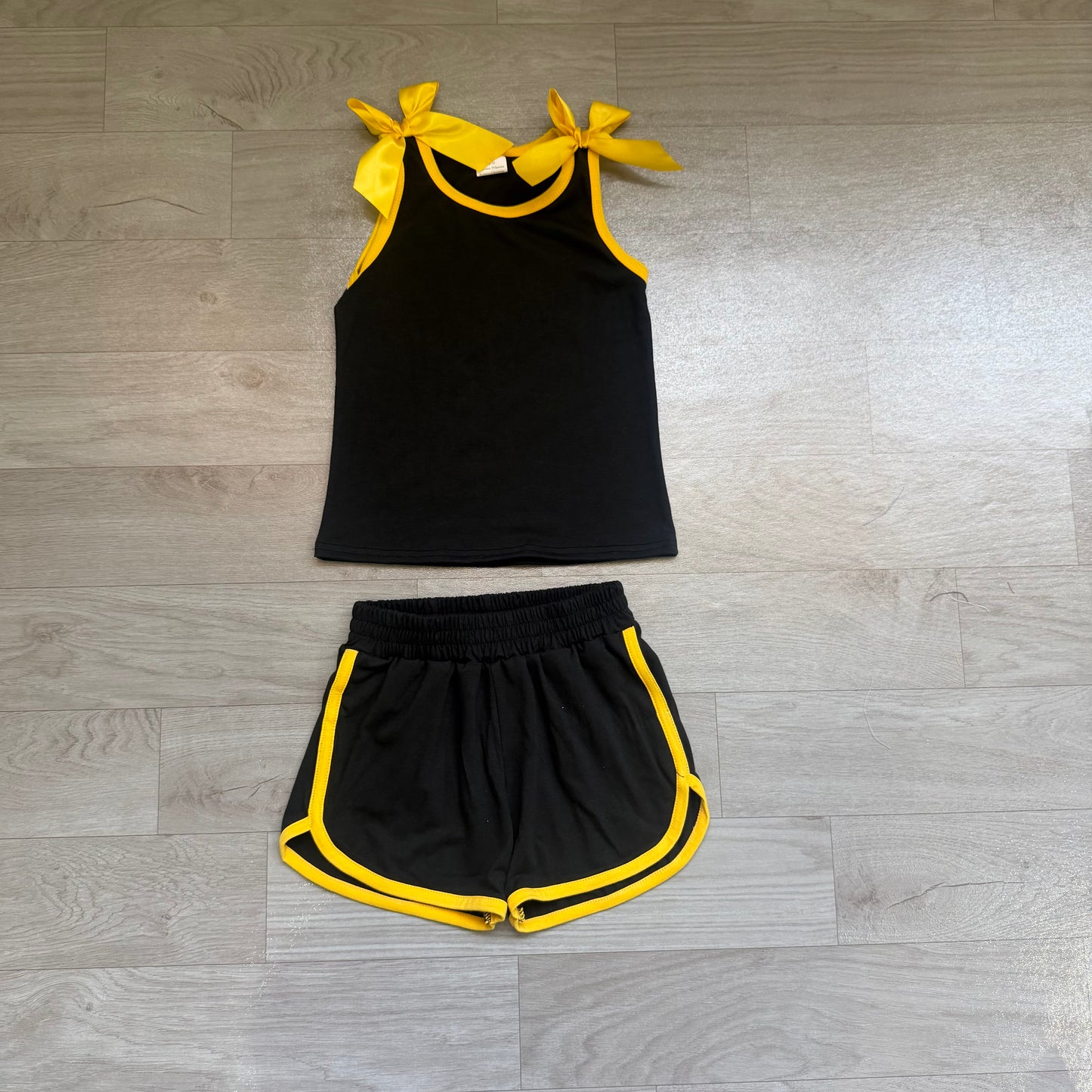 (Sample) No moq cotton GSSO3823 Baby Girls Yellow Black Bow Print Sleeveless Top Shorts Summer Clothes Set