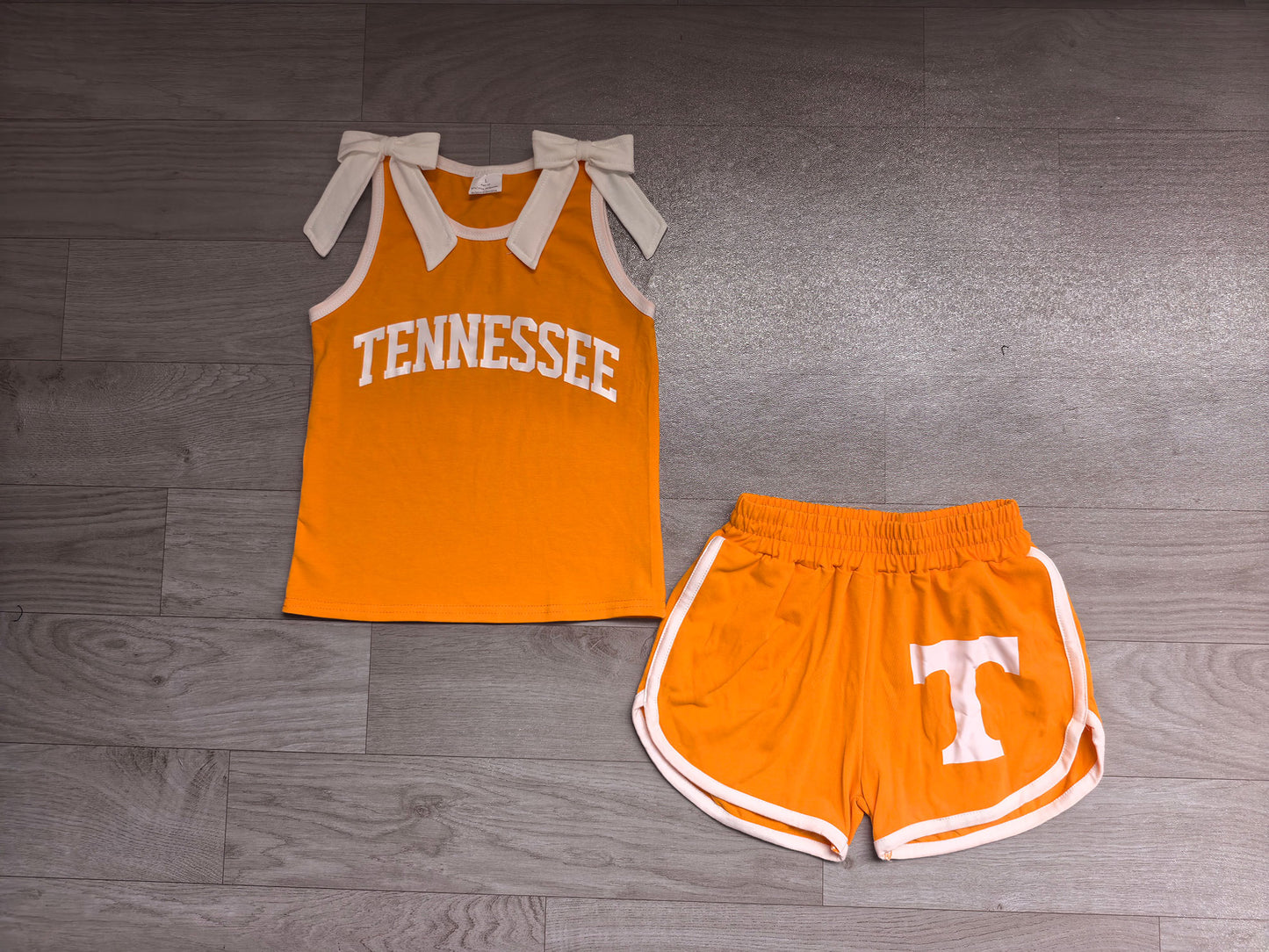 (Sample) No moq milk silk GSSO3829 Vinyl Baby Girls Team Solid Bow Orange  Sleeveless Print Top Elastic Waist Short Bottom Outfit Set