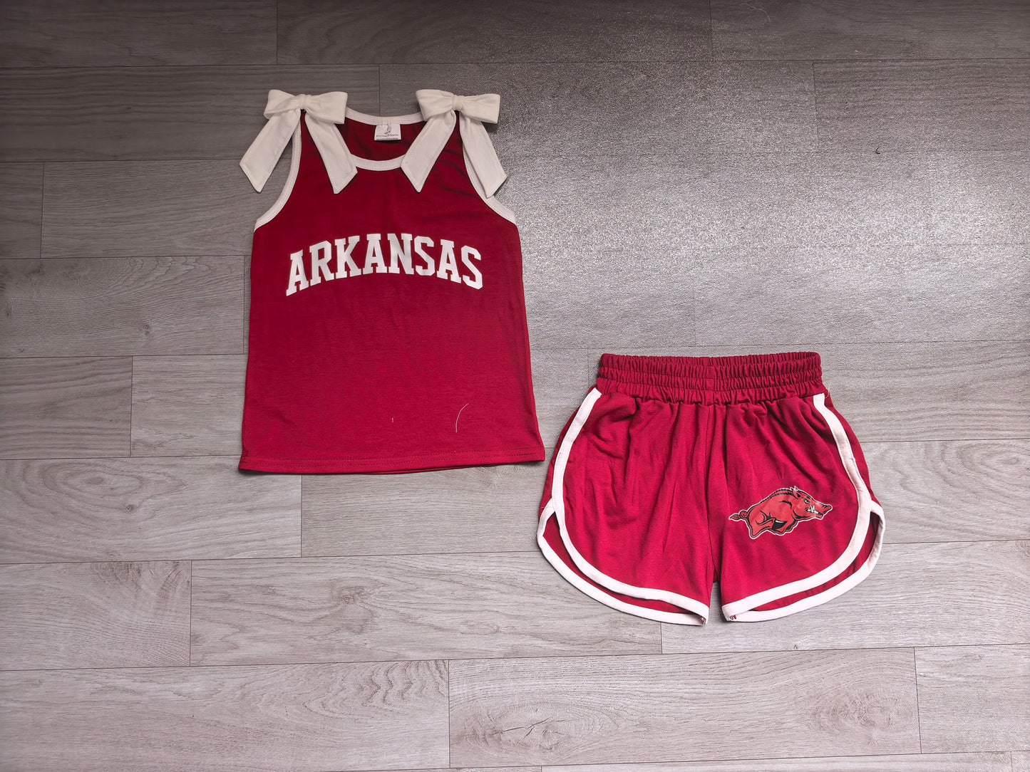 (Sample) No moq milk silk GSSO3833 Vinyl Baby Girls Team Solid White Bow Sleeveless Red Top Elastic Waist Short Bottom Outfit Set