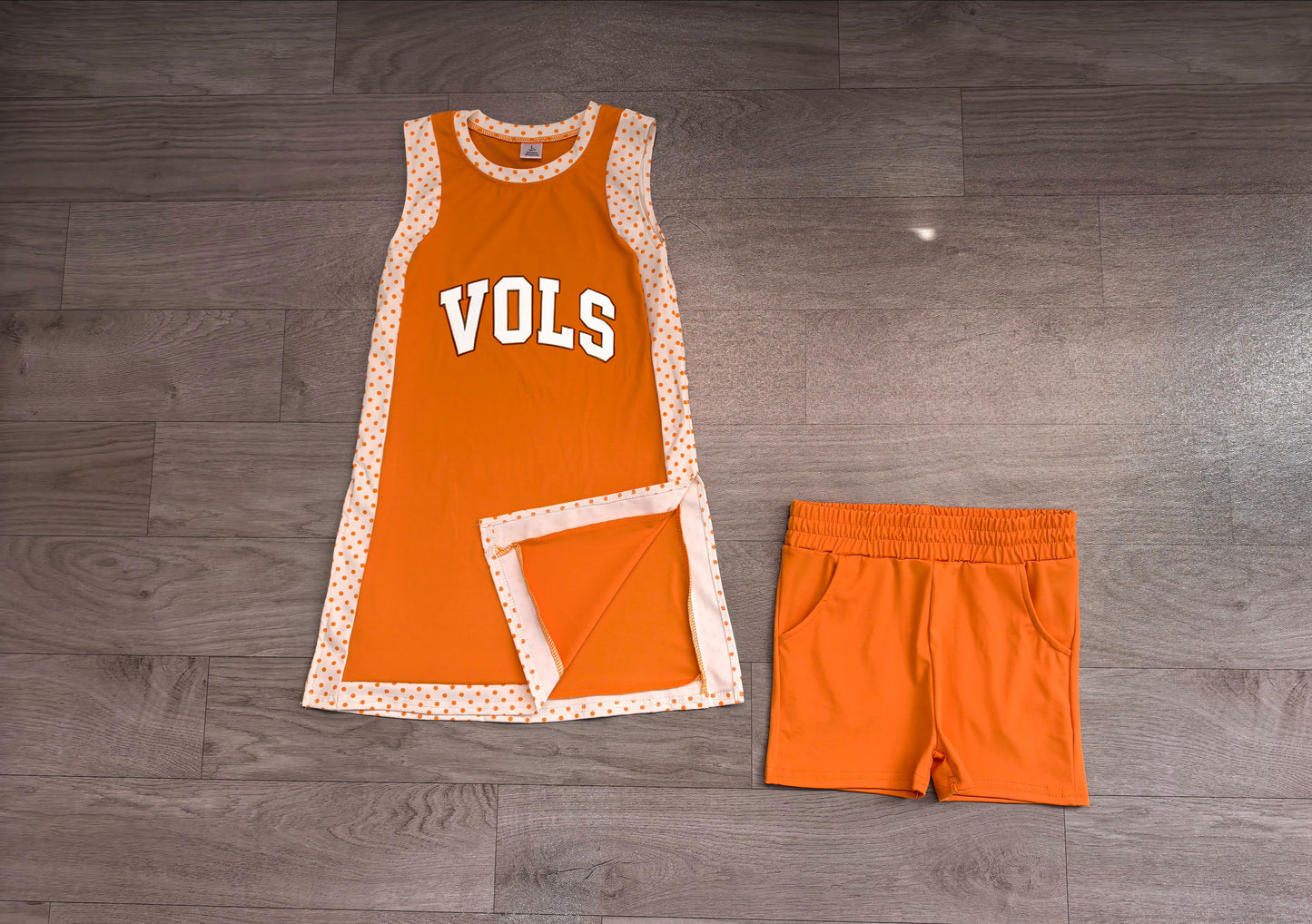 (Sample) No moq Yoga GSSO3852(GSD4292+SS0980) Baby Girls Orange Polka Dots Vols Split Tunic Short Yoga Active Team Clothes Sets