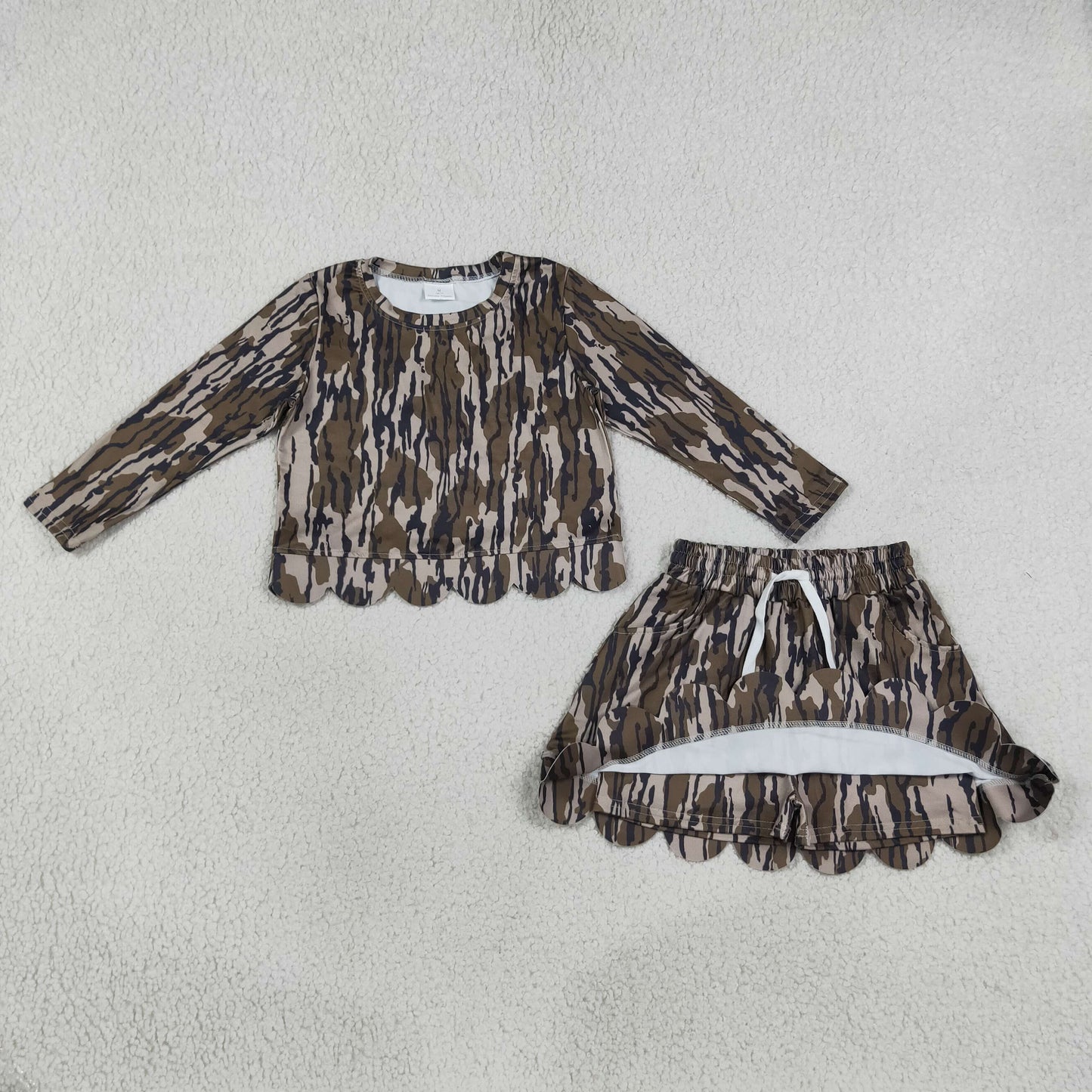 NEW RTS NO MOQ milk silk GLD1615（GT1686+GLK0298 ）Baby Girls Olive Camo Print Long Sleeve Scallop Hem Top Skort Set