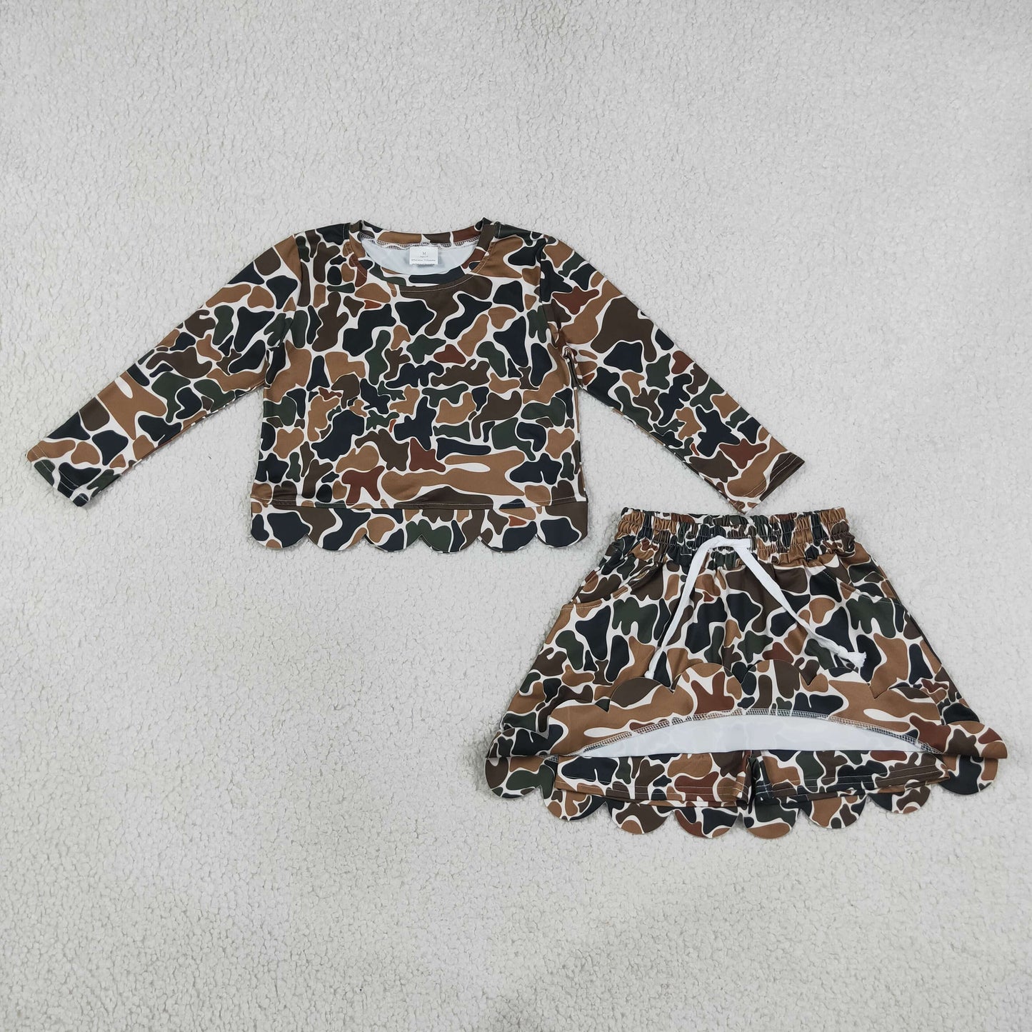 NEW RTS NO MOQ milk silk GLD1617（GT1688+GLK0300 ）Baby Girls Long Sleeve Dark Brown Camo Print Top Matching Scallop Skort Two Piece Clothes Set