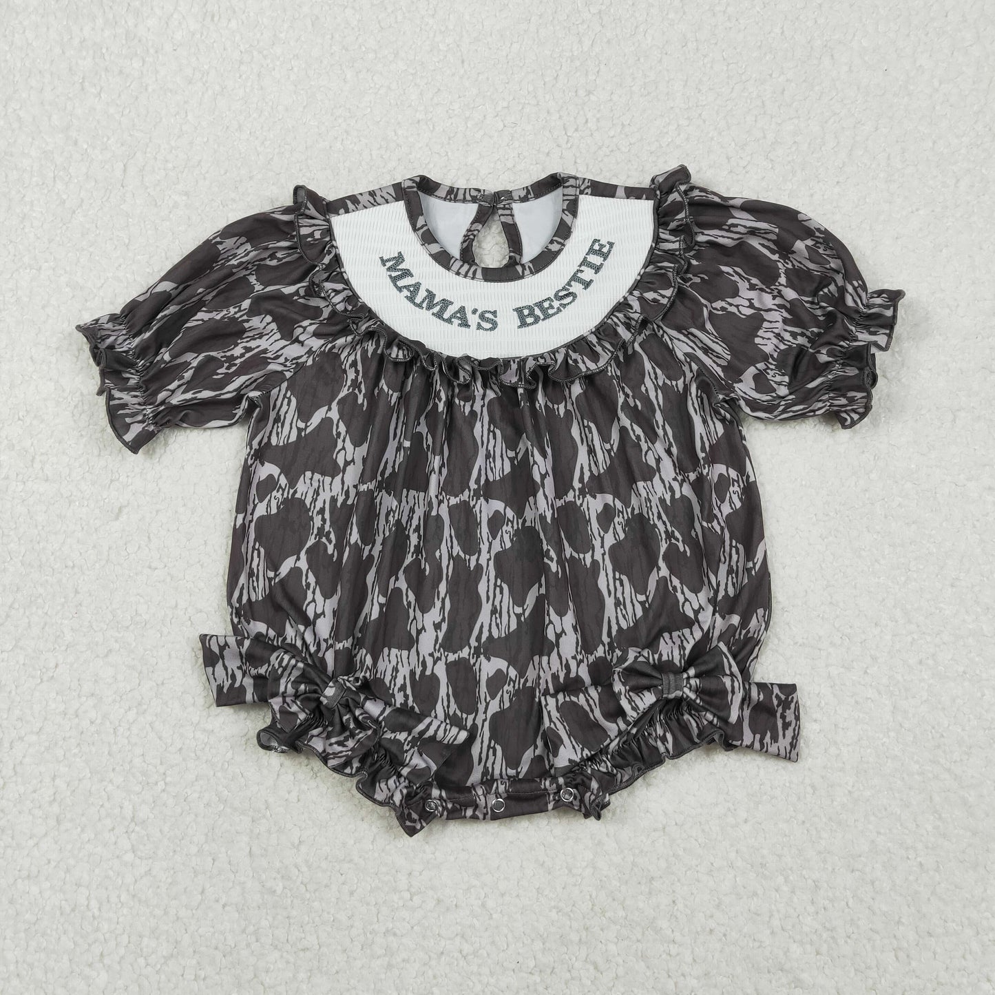 RTS NO MOQ Sibling Baby Girls Smocked Rompers with Mama's Bestie Camo Bows Ruffle Design for Matching Outfits