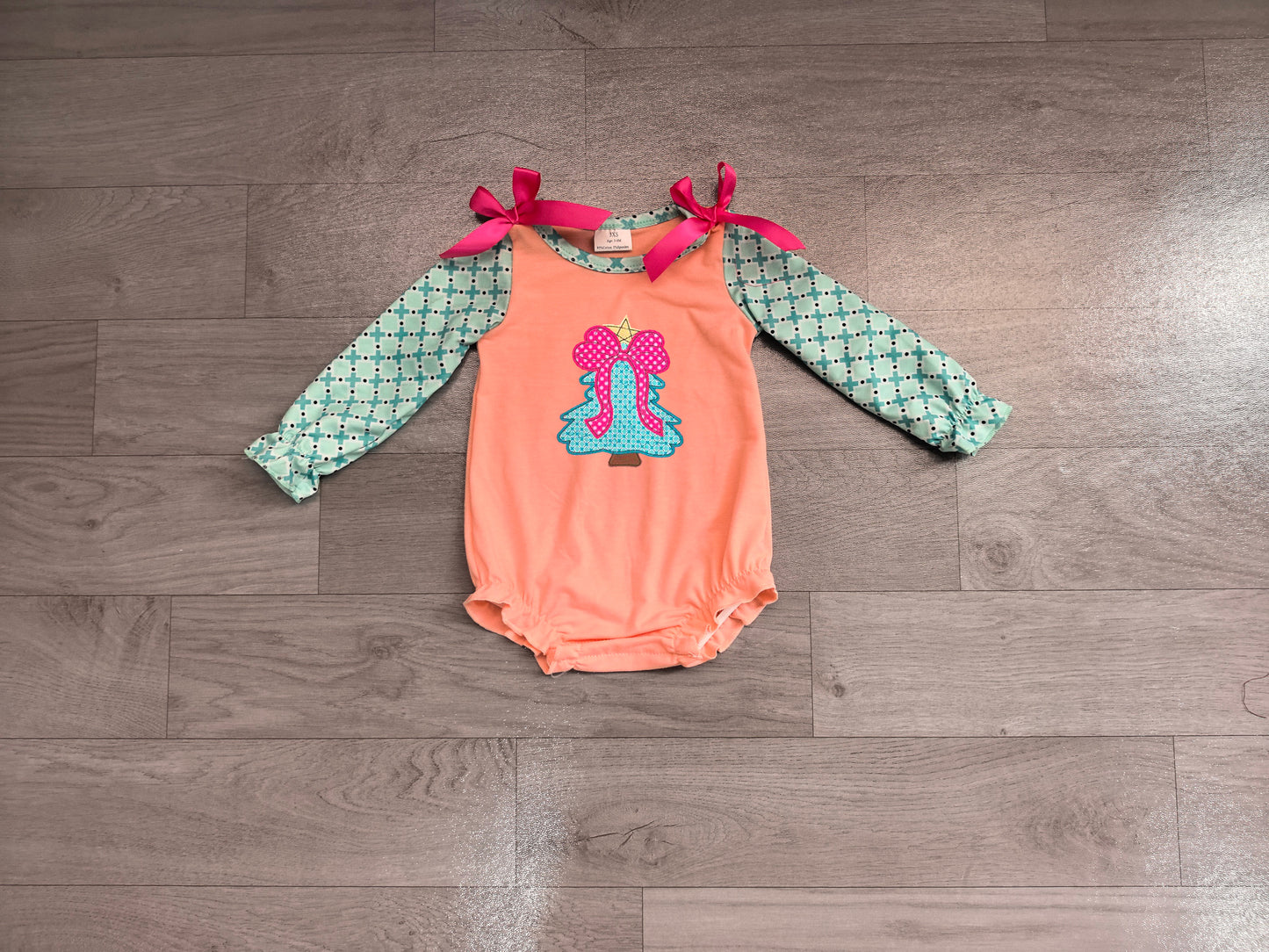 (Sample) No moq milk silk LR3164 Embroidery Baby Girls Christmas Polka Dot Embroidery Bow Tree Ruffle Hem Long Sleeve Romper
