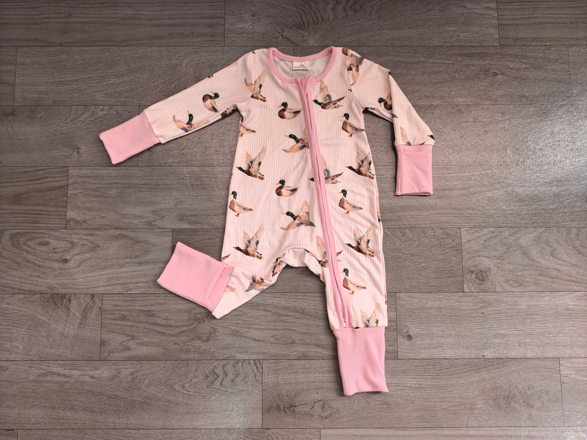 (Sample) No moq milk silk LR3218 Baby Girls Pink Stripe Ducks Hunting Two Way Zip Convertible Rompers Outdoor Baby Outfit