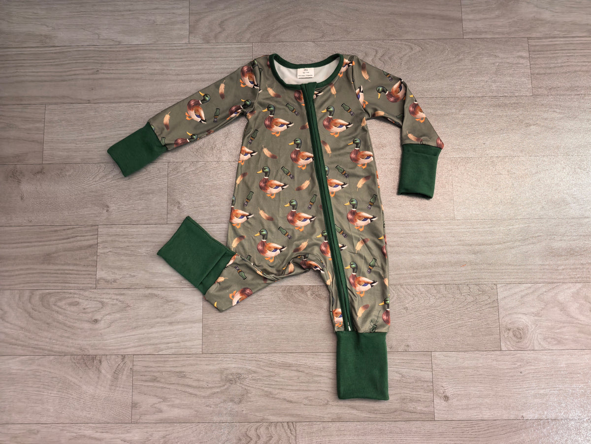 (Sample) No moq milk silk LR3232 Baby Boys Green Ducks Hunting Two Way Zip Convertible Daily Romper