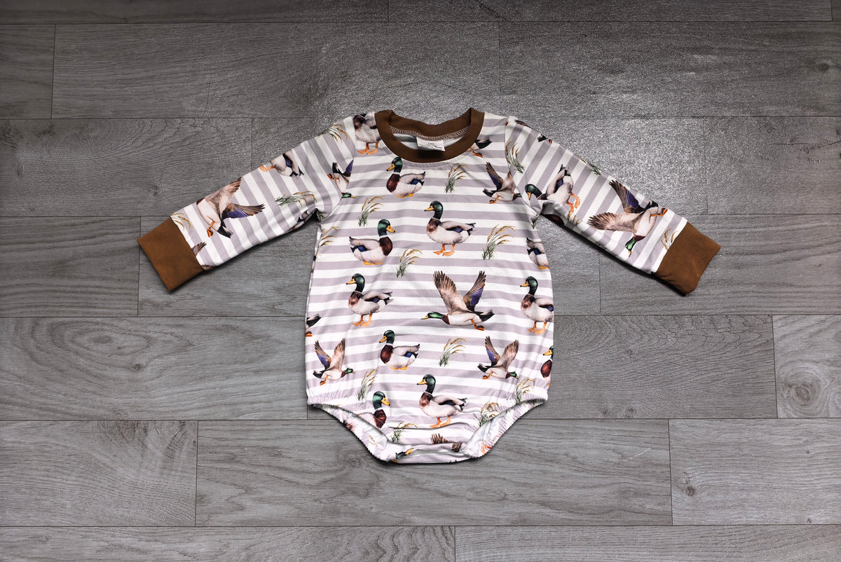 (Sample) No moq milk silk LR3336 Baby Boys Khaki Stripe Ducks Print Long Sleeve Rompers Daily Outfit