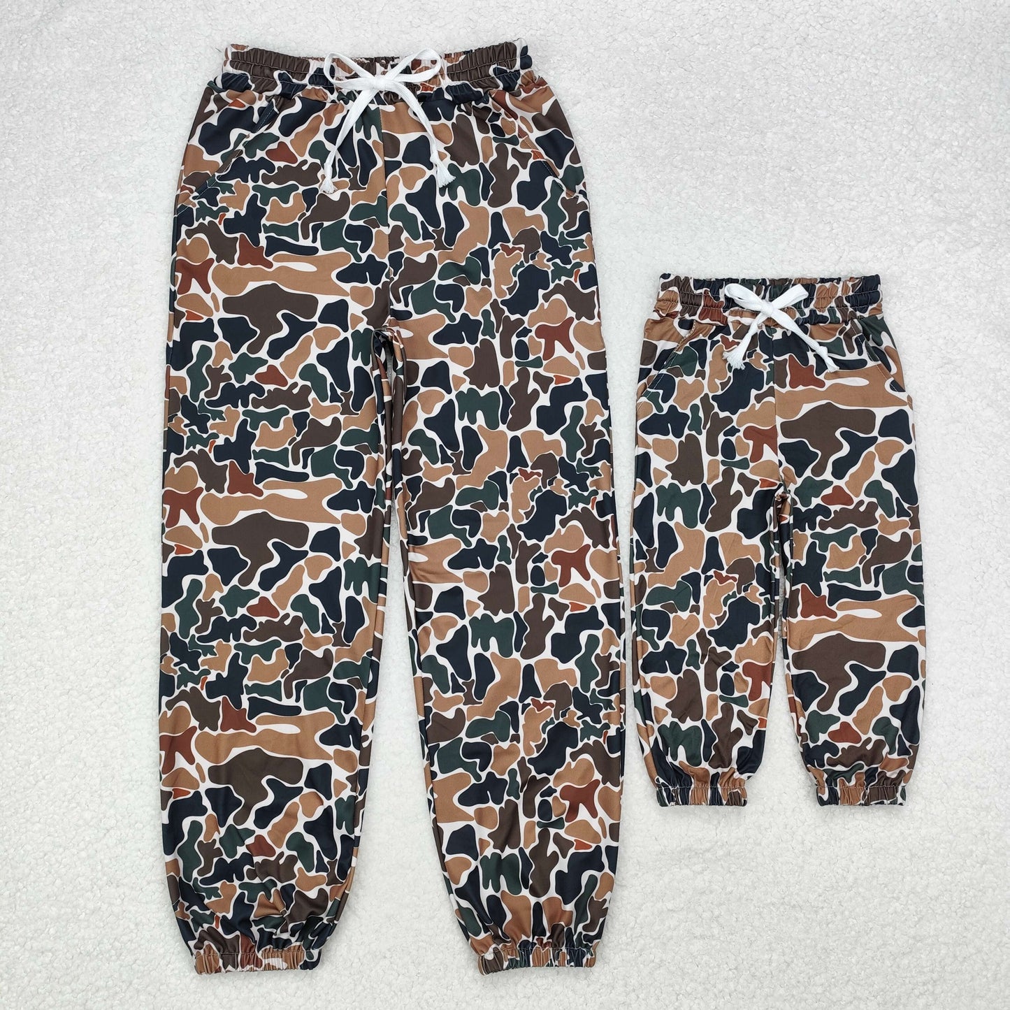 RTS NO MOQ HOT SELL FASHINE Hot sale camouflage army green adult with kids pants adult yoga fabric