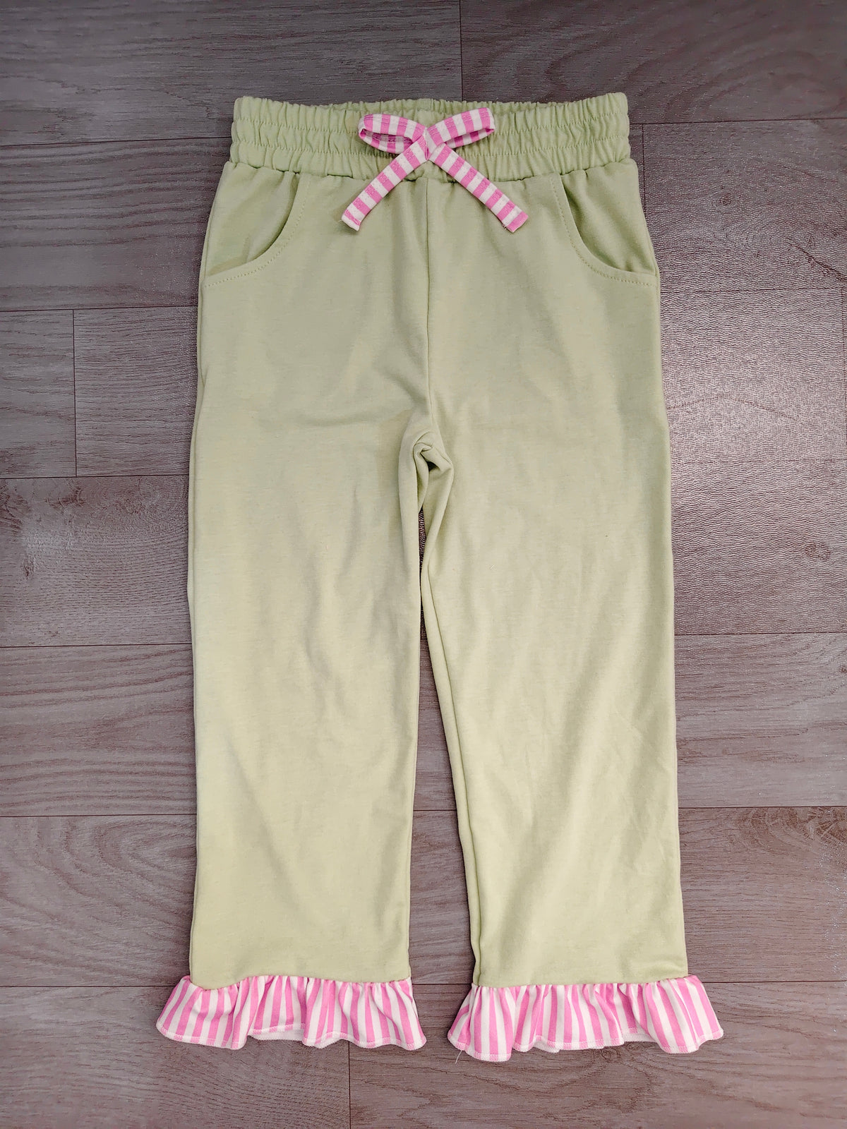 (Sample) No moq cotton P1156 Baby Girls Light Green Pants With Cute Bows Pockets Ruffle Casual Bottom