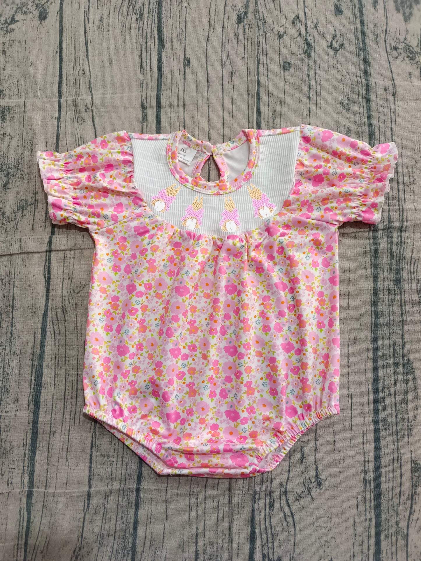 (Sample) No moq SR3785 Smocked Embroidery Baby Girls Pink Flowers Easter Ruffle Rompers Bow Rabbits Spring Summer Outfit for Infants