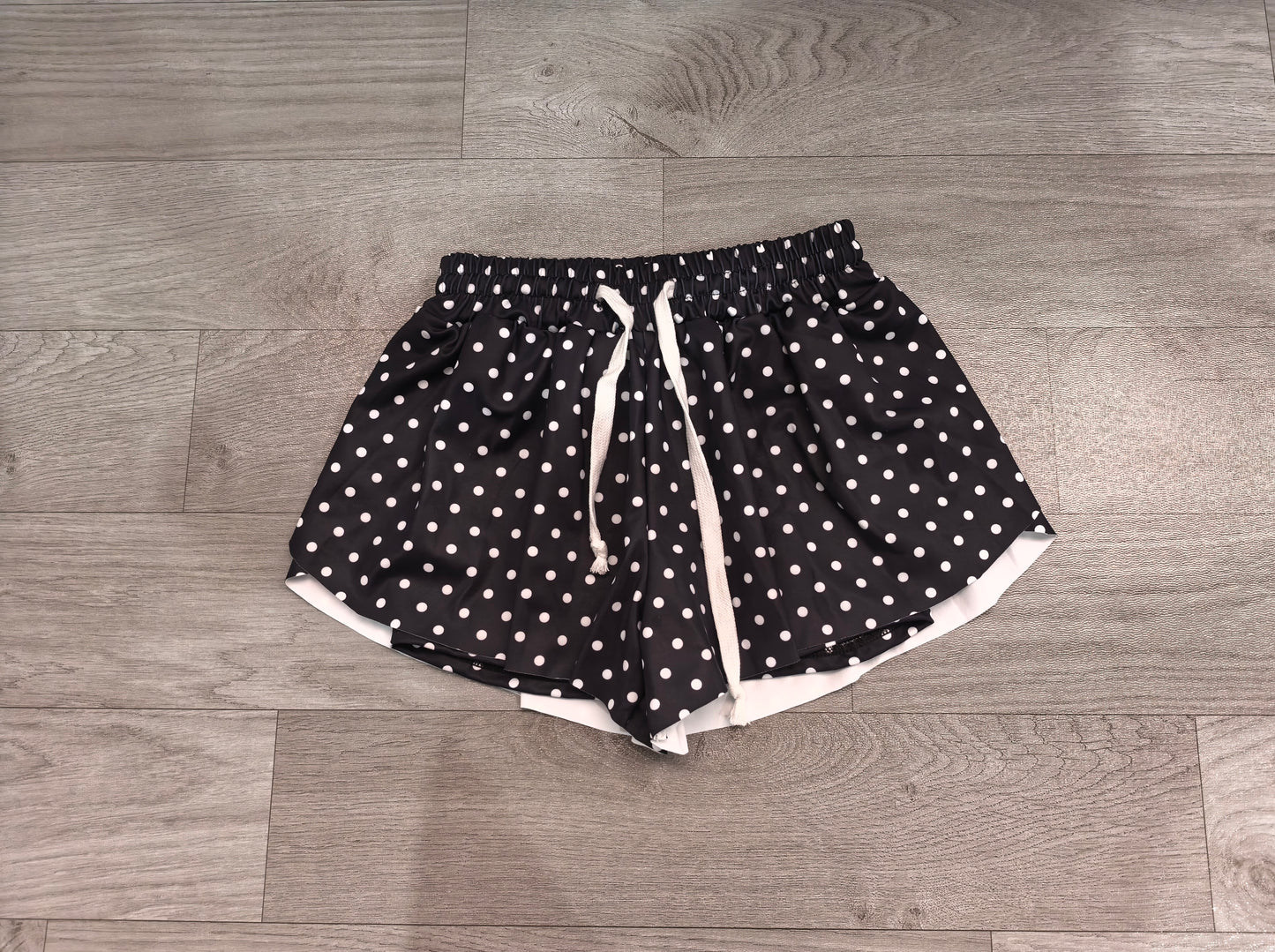 (Sample) No moq yoga fabric SS0975 Yoga Adult Women Black Polka Dots Yoga Active Butterfly Shorts Bottom