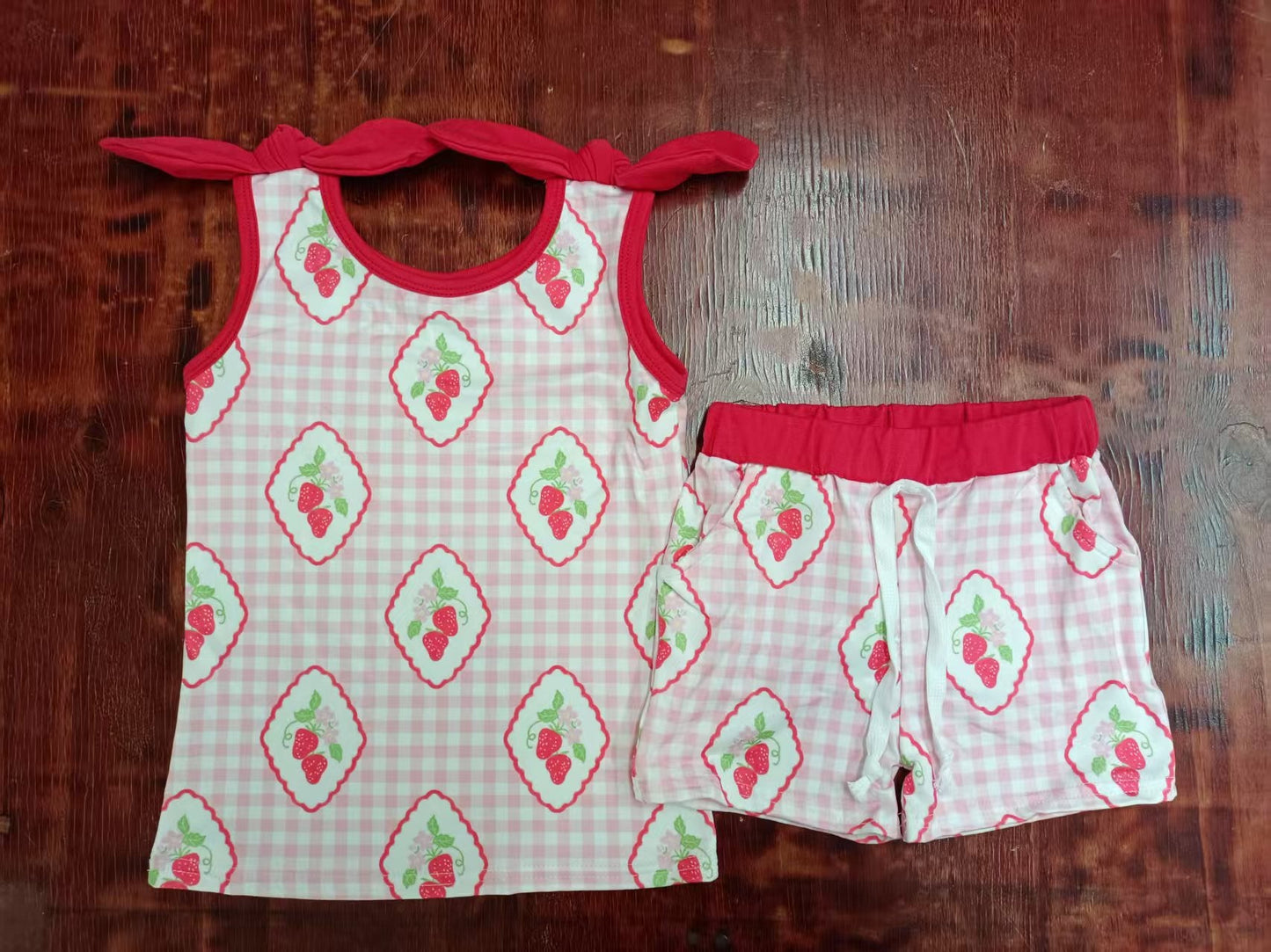Custom moq 3 eta 6-7weeks baby girls clothes strawberry sleeveless shorts sets