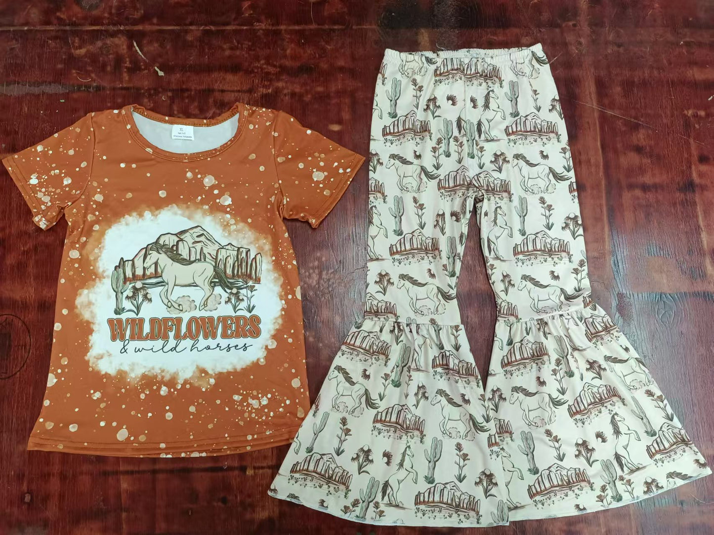 Custom moq 3 eta 6-7weeks Running Horse Pattern Brown and Orange Short Sleeve Top & White Flared Pants Set