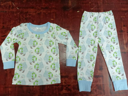 Custom moq 3 eta 6-7weeks Santa Claus blue long-sleeved suit holding a wreath