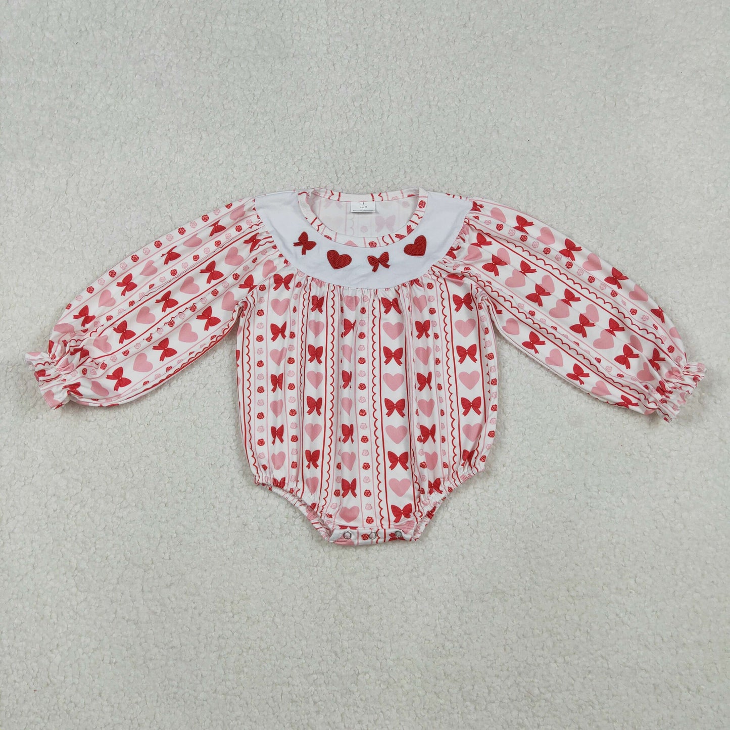 RTS NO MOQ（In Stock) LR2696 White long-sleeved bodysuit with embroidered Valentine's Day bow pattern and heart