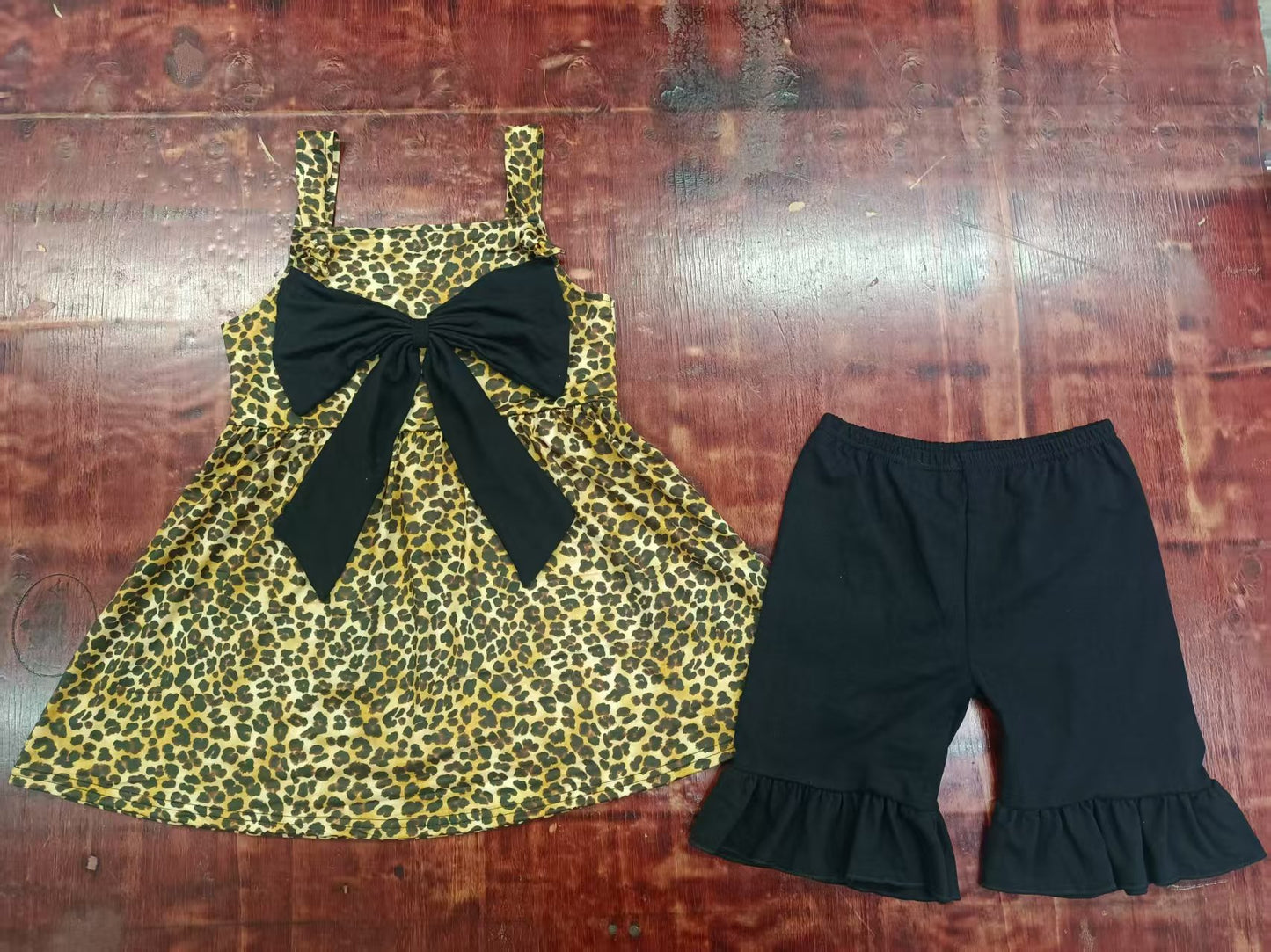 Custom moq 3 eta 6-7weeks baby girls clothes bow leopard Sleeveless black shorts sets