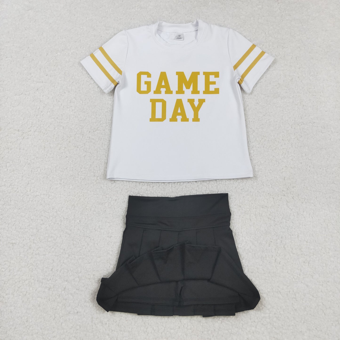 RTS NO MOQ（In Stock) GT1115+GLK0087 Game Day white yoga short-sleeved top with offset gold lettering and stripes Solid black yoga skirt set
