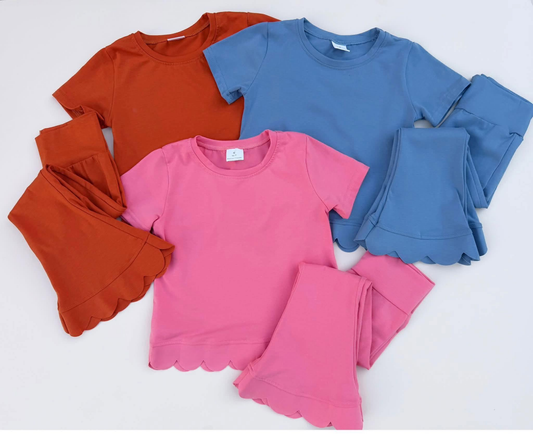 RTS NO MOQ Sibling cotton Baby Girls Solid Color Short Sleeve Top Flare Pant Scallop Clothes Sets Spring Summer Casual Outfit