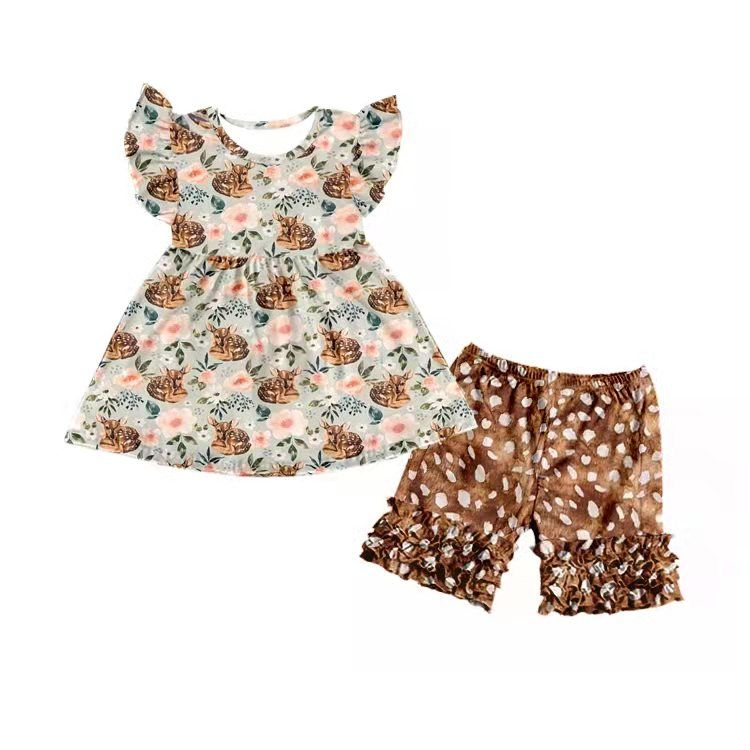 summer top with  ruffle shorts outfits